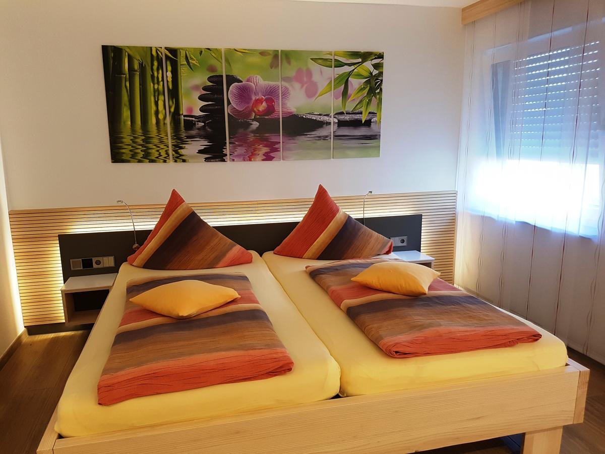 זיגמרינגן Hotel Garni Jaegerhof מראה חיצוני תמונה