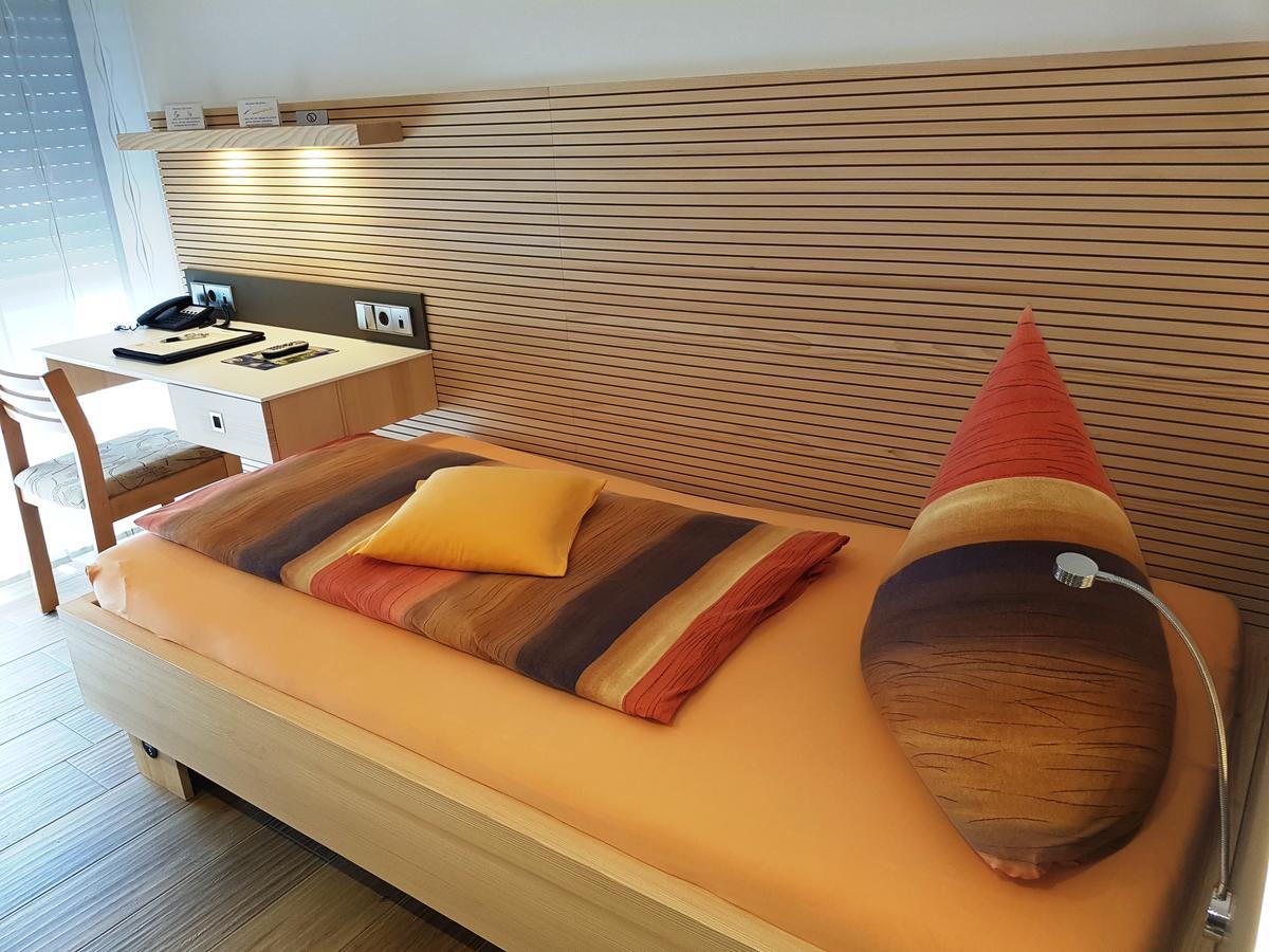 זיגמרינגן Hotel Garni Jaegerhof מראה חיצוני תמונה