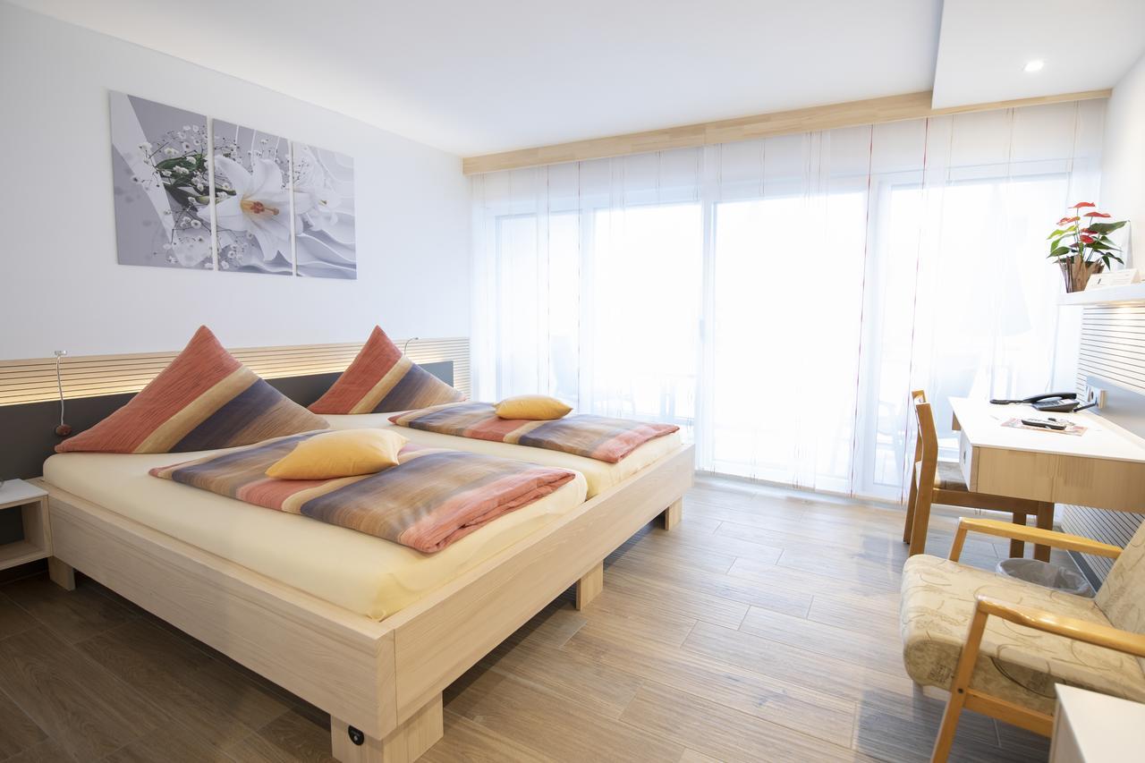 זיגמרינגן Hotel Garni Jaegerhof מראה חיצוני תמונה