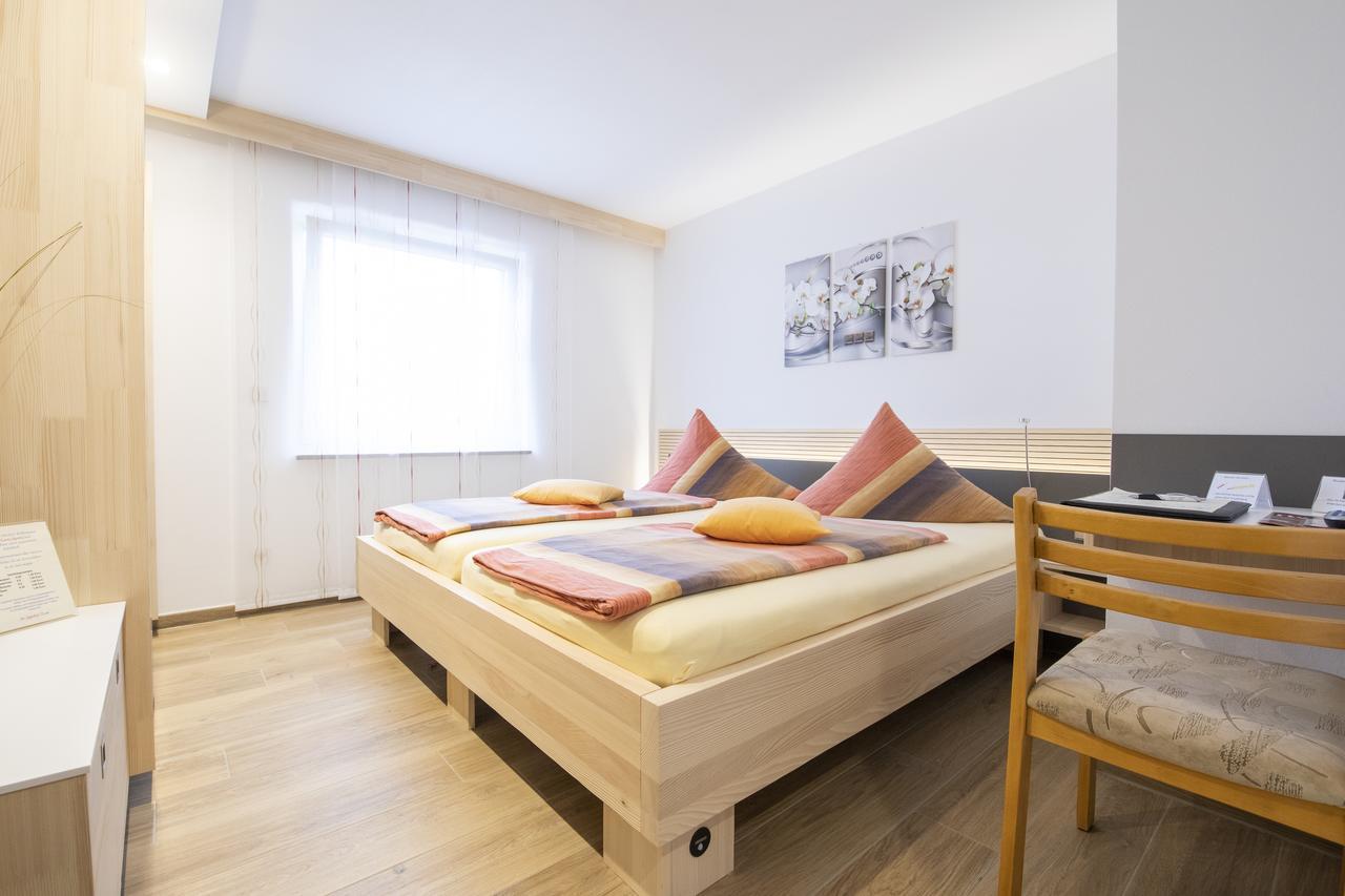 זיגמרינגן Hotel Garni Jaegerhof מראה חיצוני תמונה